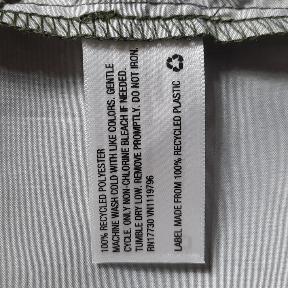 Camouflage Windbreaker - Size M - New With Tags - Picture 10 of 11